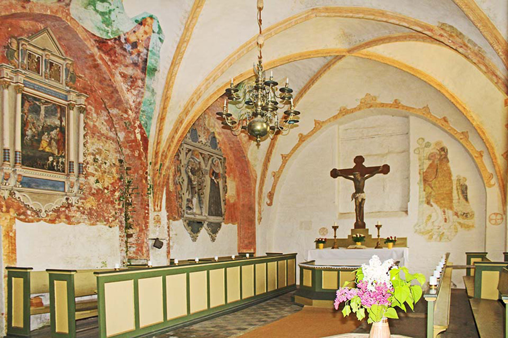 Der Innenraum der Samtenser Kirche